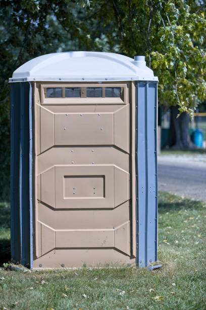 Porta potty delivery and setup in Crete, NE